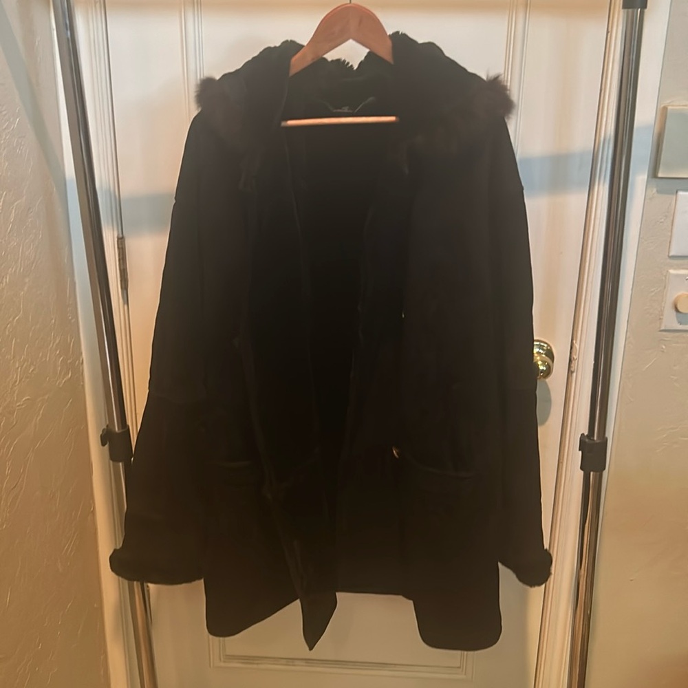 Gallery Woman Black Hooded 1X jacket.